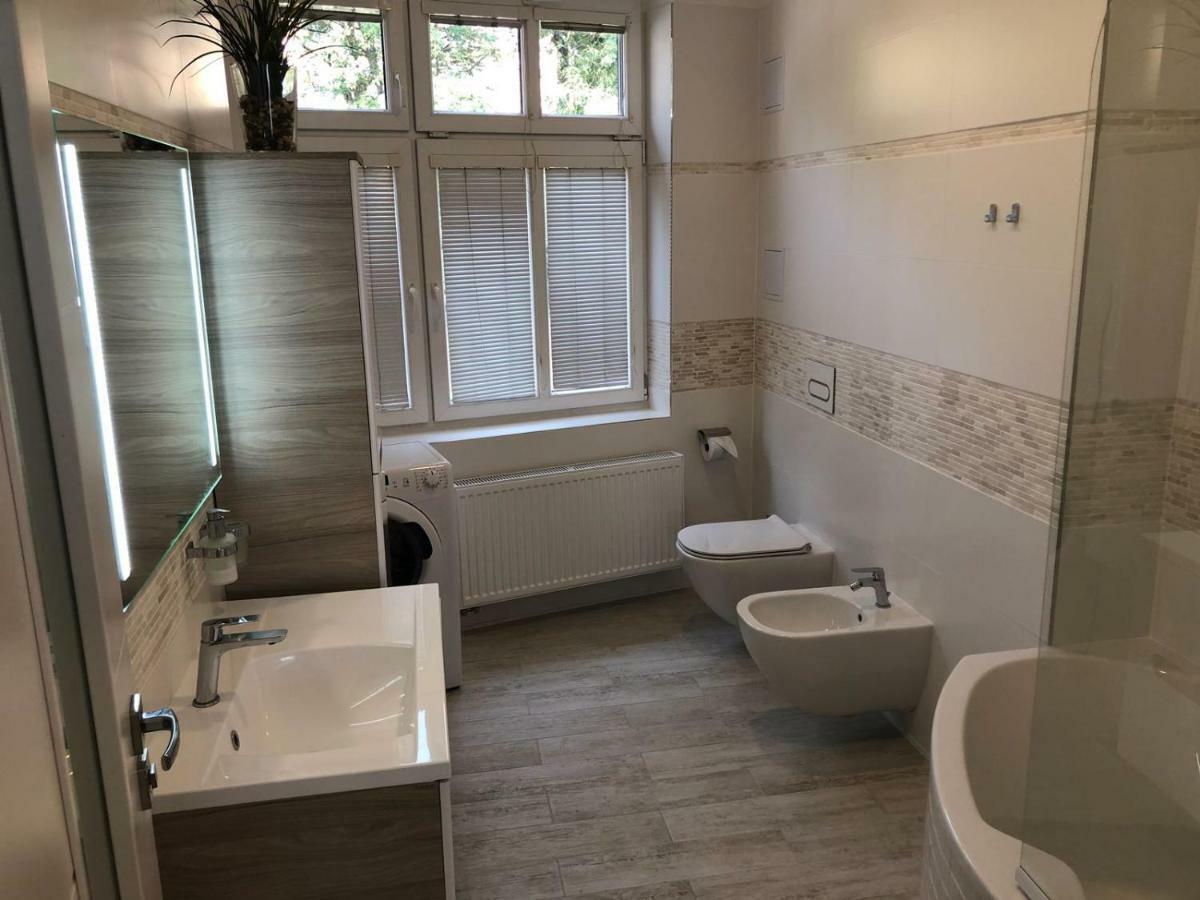 Luxusni Apartman Primo V Centru U Hotelu Thermal Karlovy Vary Bagian luar foto
