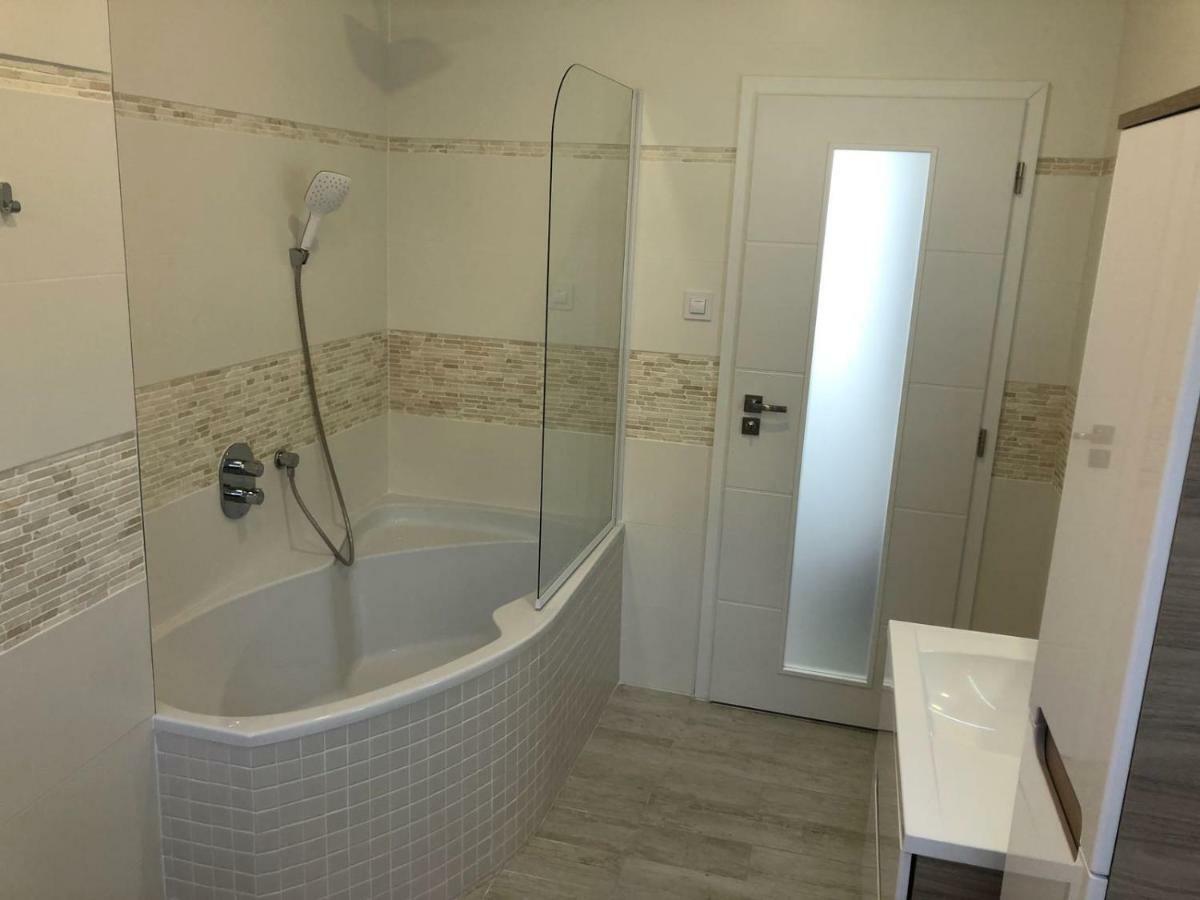 Luxusni Apartman Primo V Centru U Hotelu Thermal Karlovy Vary Bagian luar foto